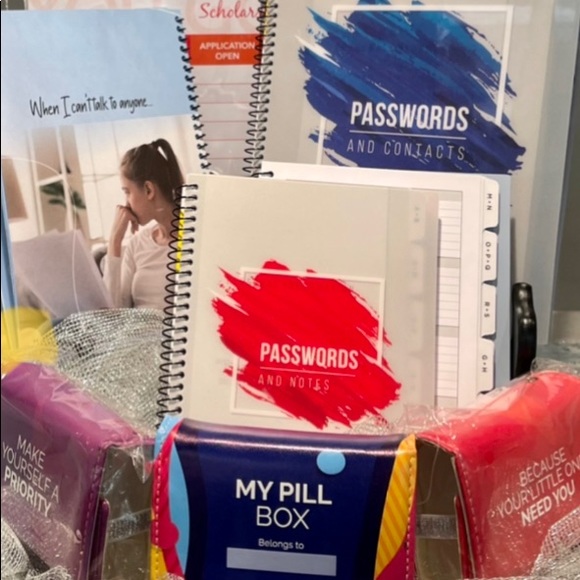FORGET YOUR PASSWORDS? Now we have a solution! 11 styles of password books - Picture 7 of 15